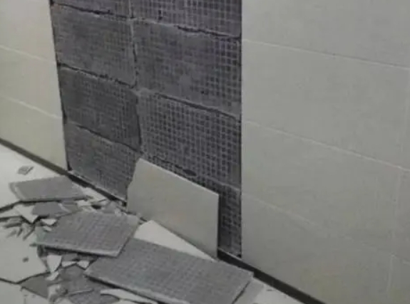 华蓥瓷砖空鼓维修公司分享下华蓥墙砖松动维修的知识